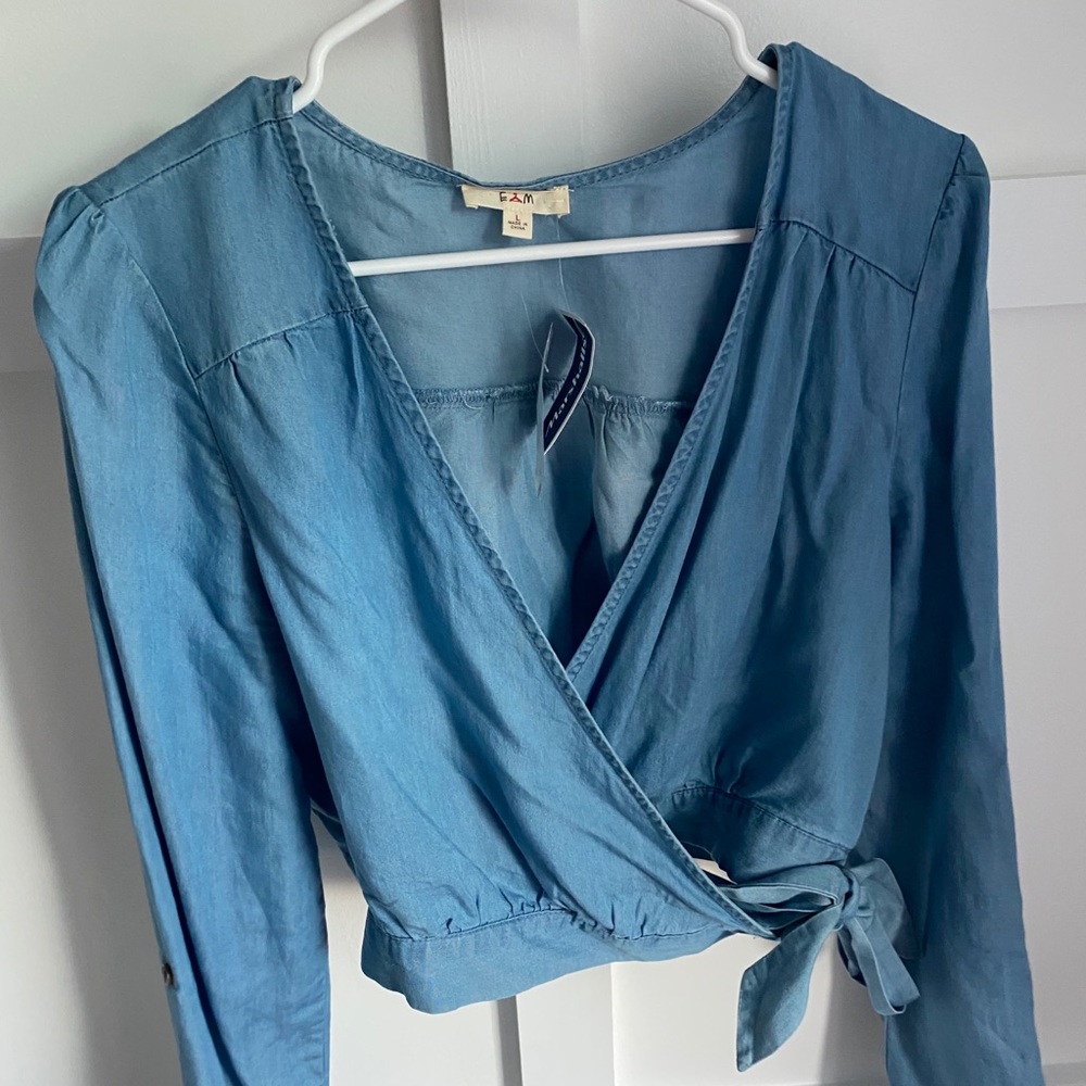 NWT Tie in the front denim shirt